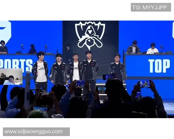GEN战队展现冠军潜力宁王称赞TES四强表现令人满意 GEN战队展现冠军潜力宁王称赞TES四强表现令人满意