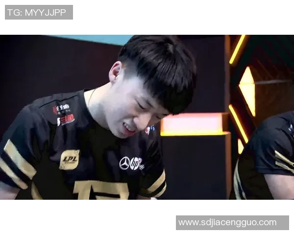 韦鲁斯光速反应闪现反击妮蔻原地被控致命击杀瞬间回顾