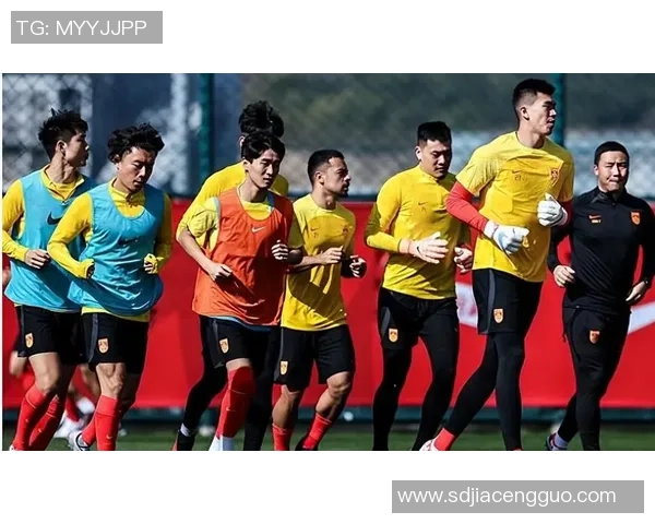 国足新星涂美甲出战引争议长发小肚腩成焦点助攻越南遭质疑 国足新星涂美甲出战引争议长发小肚腩成焦点助攻越南遭质疑